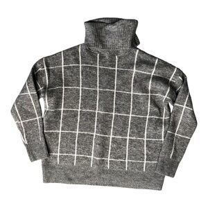 EUC Entro Size Small Gray & White Checkered Turtleneck Sweater